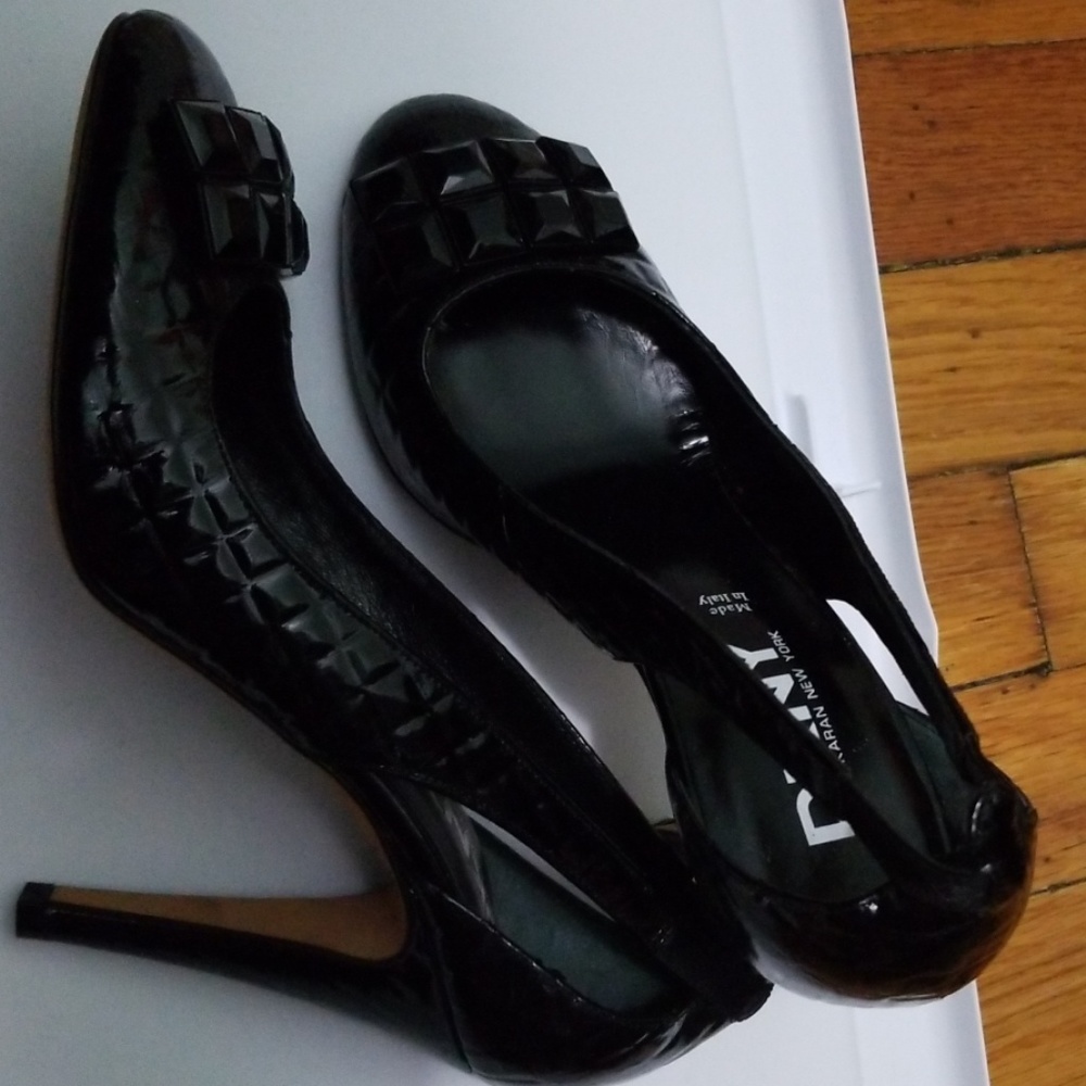 DKNY Black Pumps